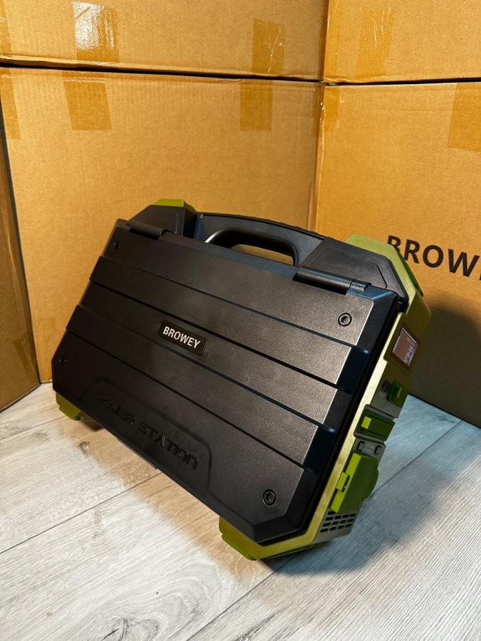 Портативный генератор Browey 1600W с солнечной панелью 40W акб 320000 mAh 220V