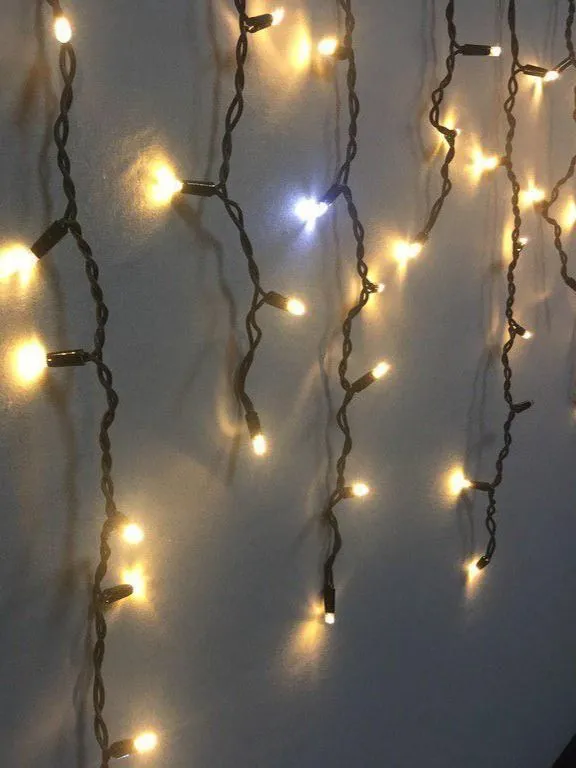 Гирлянда Бахрома уличная 12 м IP65 408 LED мерцающая (Белый теплый) черный провод каучук