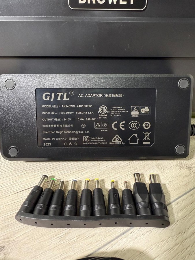 Портативный генератор Browey 1600W с солнечной панелью 40W акб 320000 mAh 220V