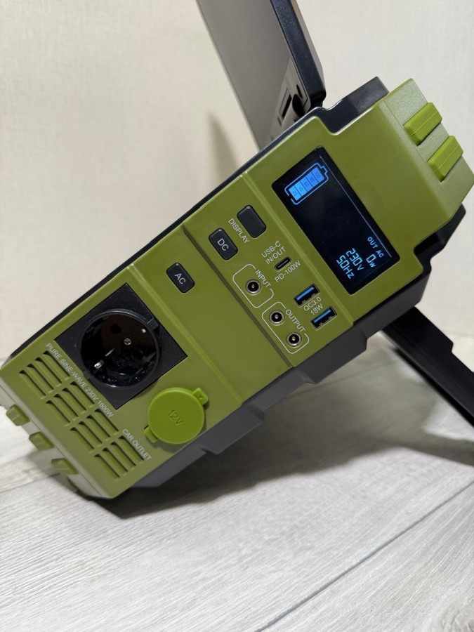 Портативный генератор Browey 1600W с солнечной панелью 40W акб 320000 mAh 220V